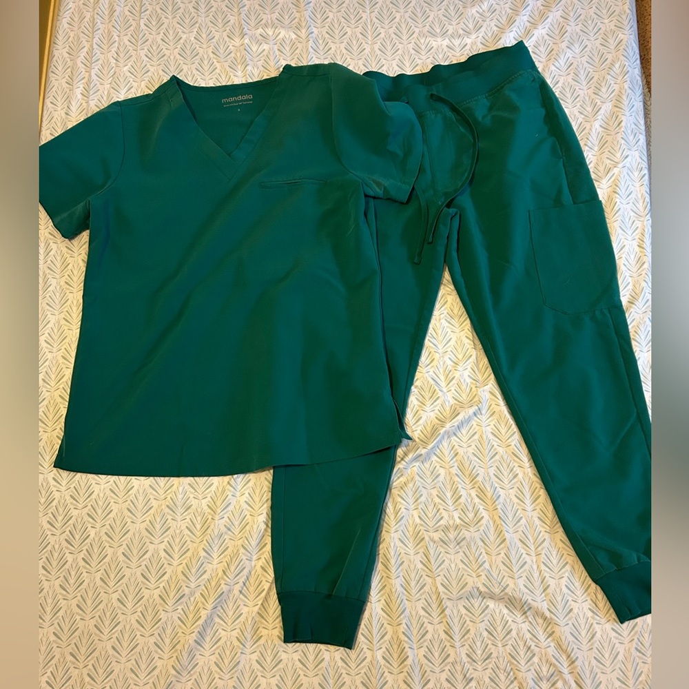 MANDALA Scrub Set Green